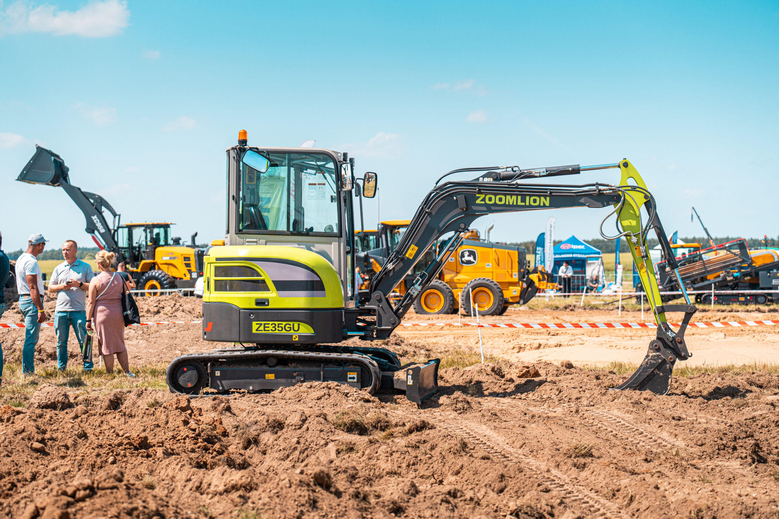 Zoomlion Mini Excavators for Work in Dense Urban Areas